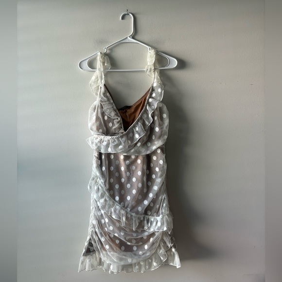 Revolve Majorelle polka dotted mini dress color white and cream size XL - Picture 2 of 7